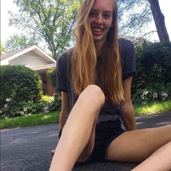 Meet your Posher, Emily - Picture 1 of 1